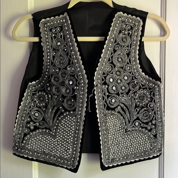 Vintage Beaded Velvet Vest Black & Silver Traditional Folk Embroidered - Picture 2 of 11